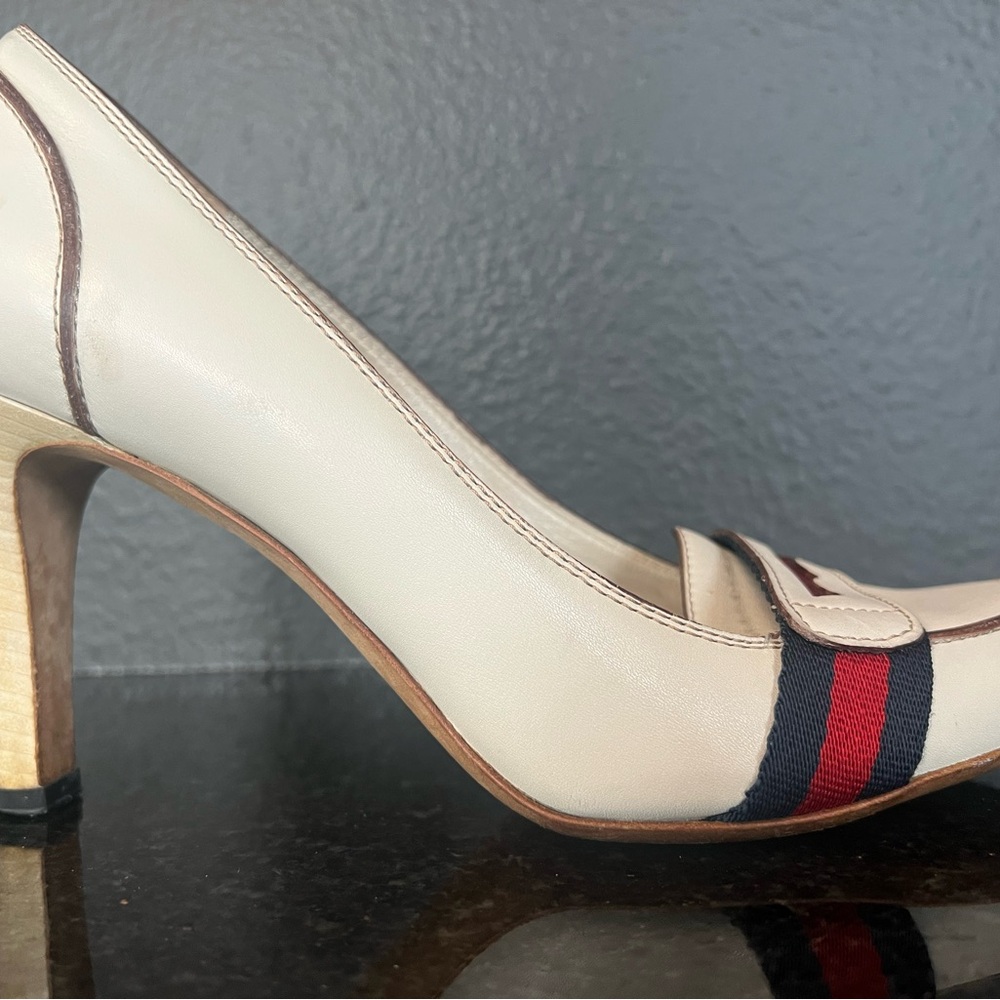 Gucci Cream and Red Stiletto Heels with Bow Accent - Picture 7 of 16